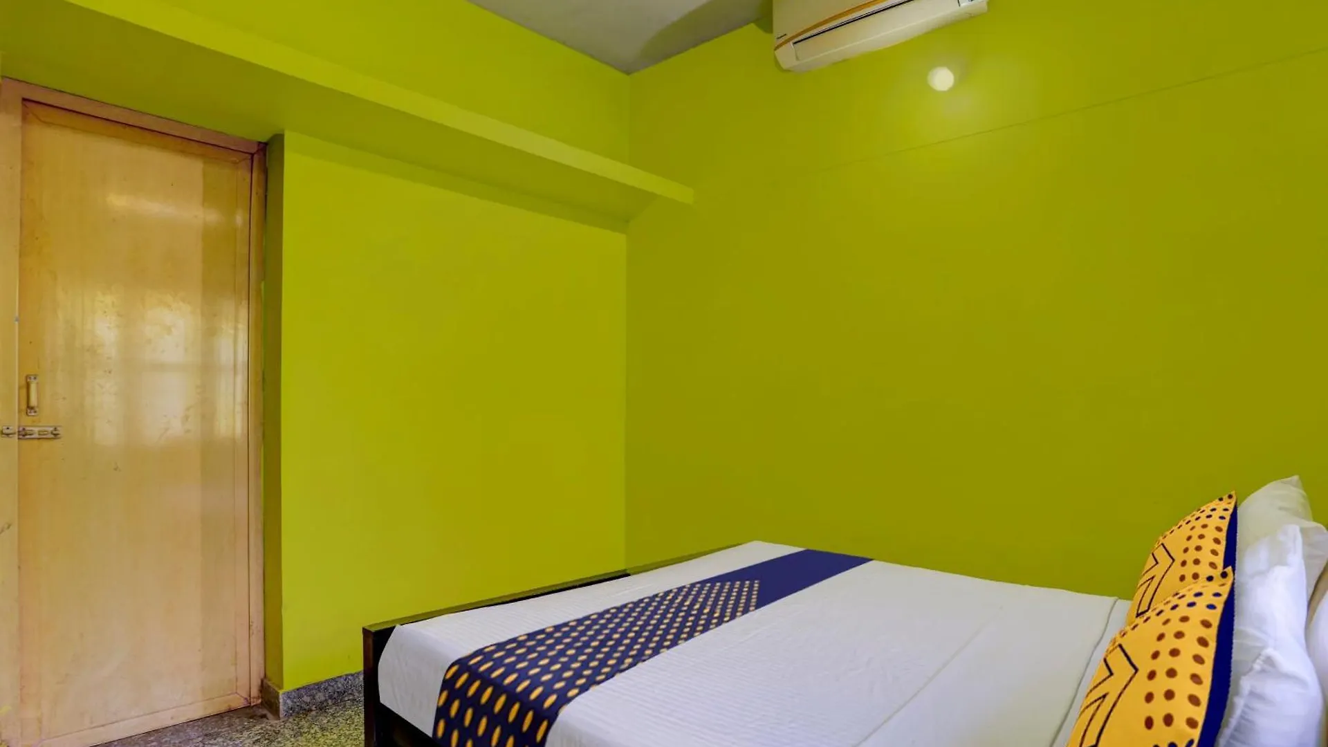 Hotel Spot On 81059 Karthika Stays Kazhakuttam