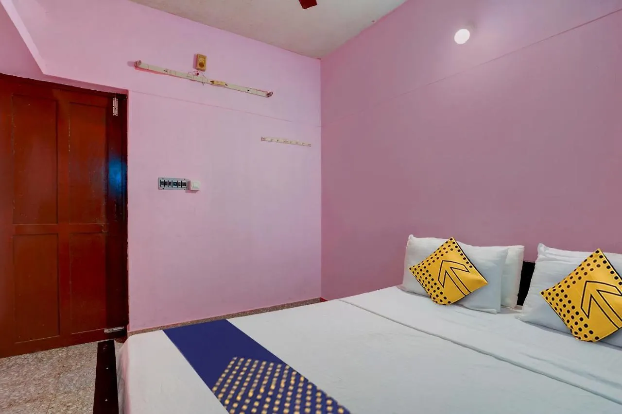 Spot On 81059 Karthika Stays Kazhakuttam