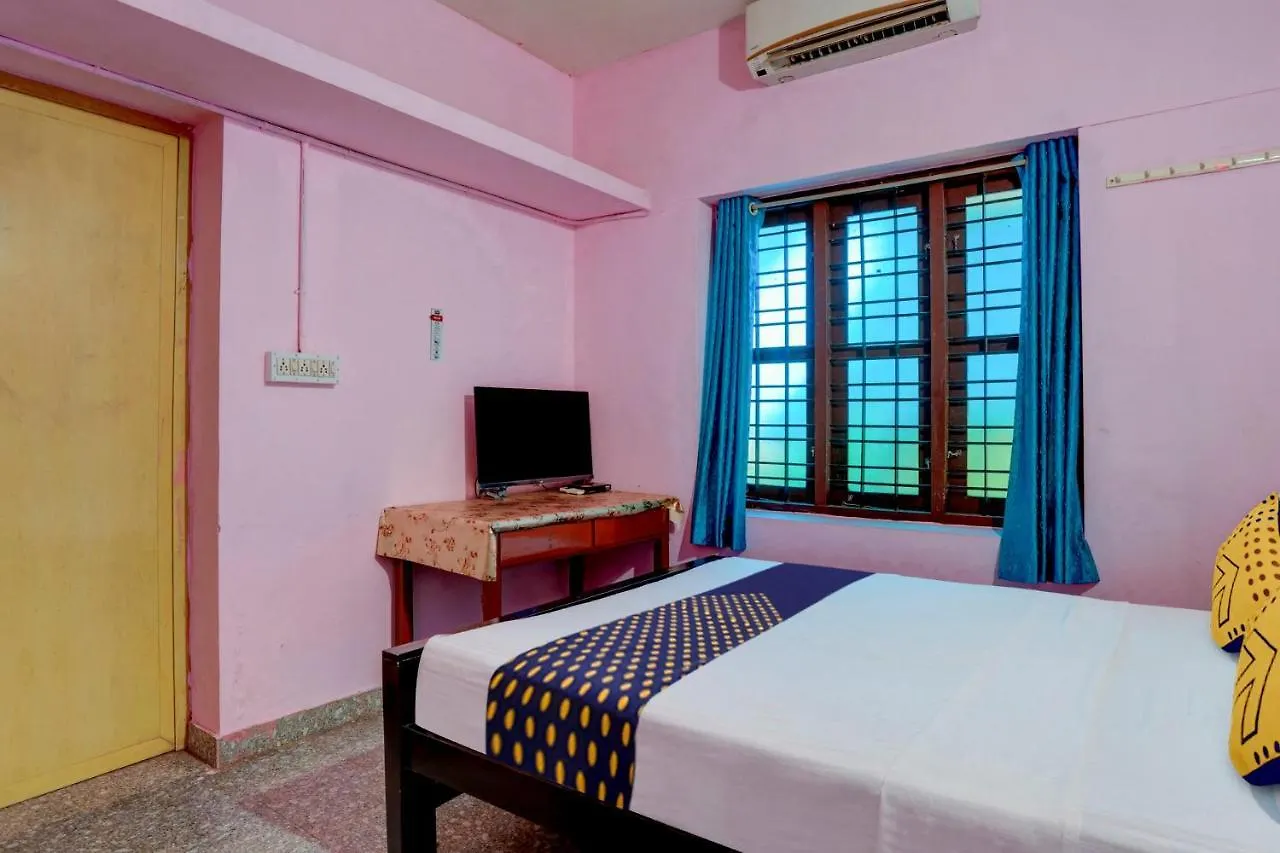 Hotel Spot On 81059 Karthika Stays Kazhakuttam